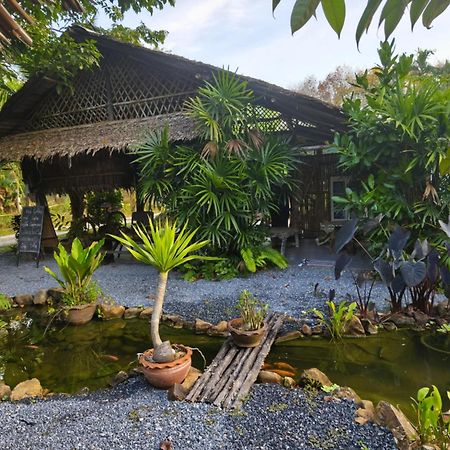 Baan Farang Homestay Phra Saeng Ban Nam Dam Dış mekan fotoğraf