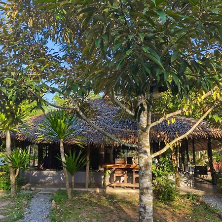 Baan Farang Homestay Phra Saeng Ban Nam Dam Dış mekan fotoğraf