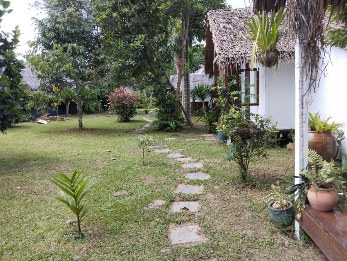 Baan Farang Homestay Phra Saeng Ban Nam Dam Dış mekan fotoğraf