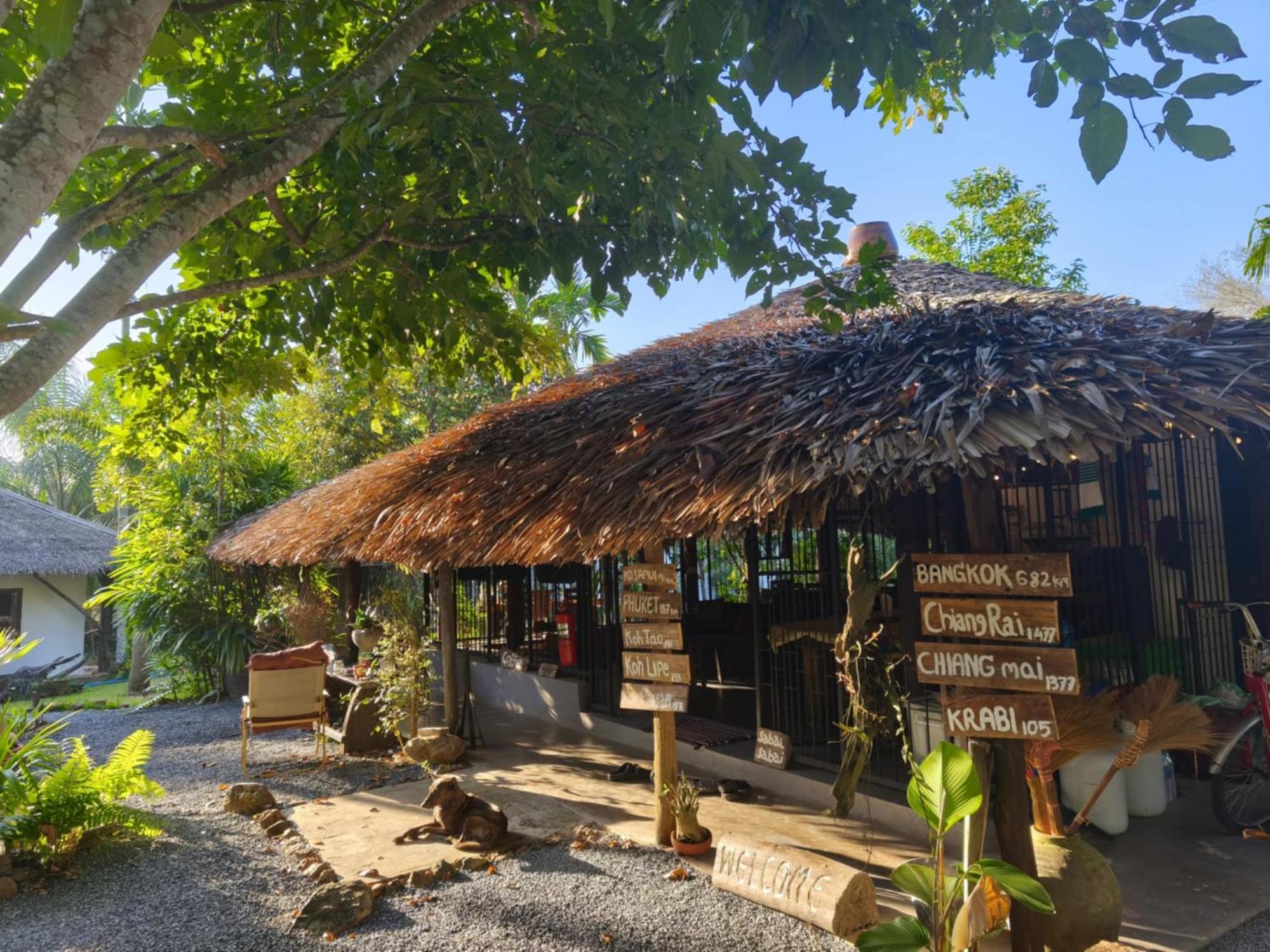 Baan Farang Homestay Phra Saeng Ban Nam Dam Dış mekan fotoğraf